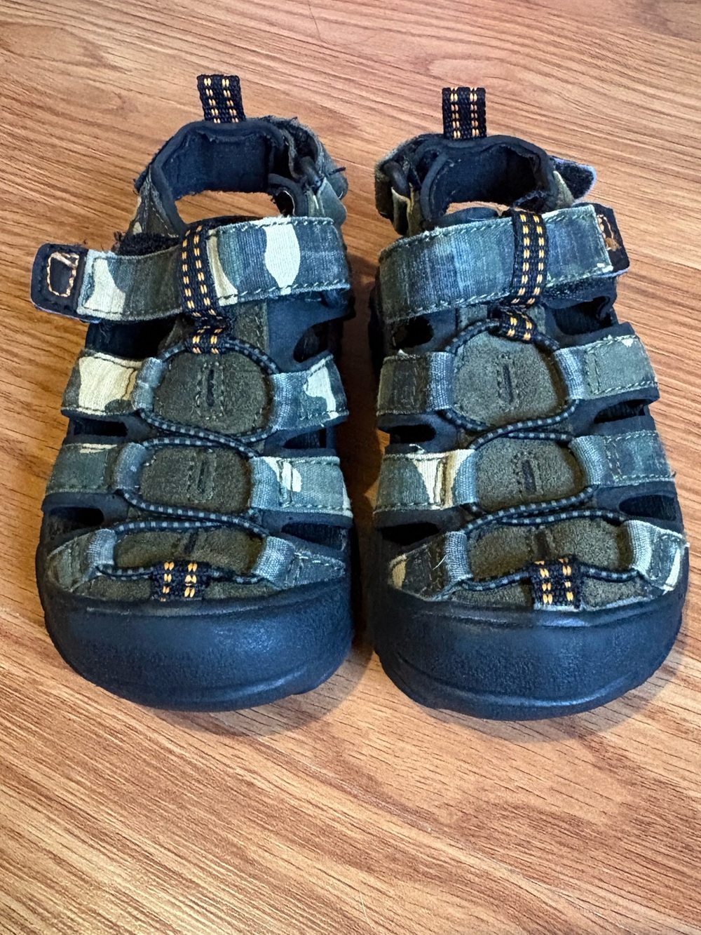 Cherokee Kids Camouflage Sandal in Olive and Black